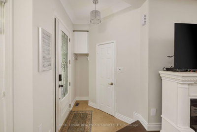 184 Gatwick Drive • Oakville, ON photo 5