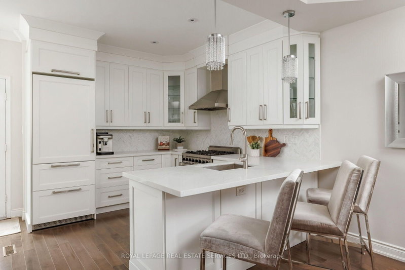 184 Gatwick Oakville,ON L6H 6N1 — Photo 9