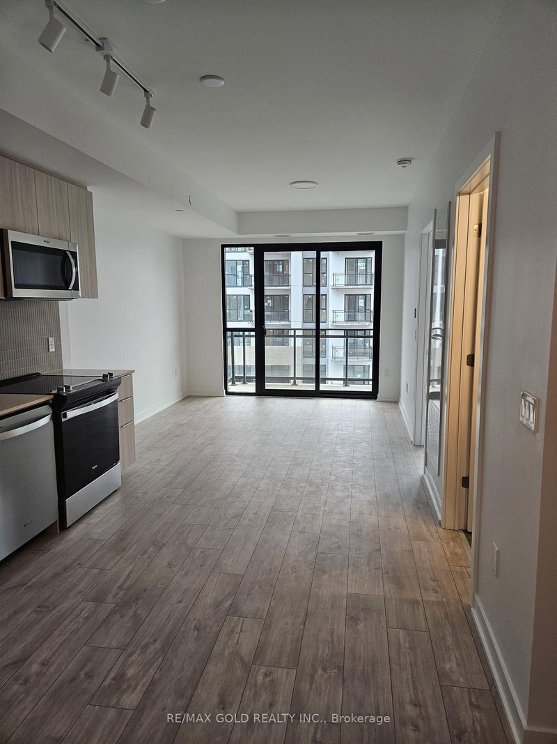 D504 - 720 Whitelock Avenue