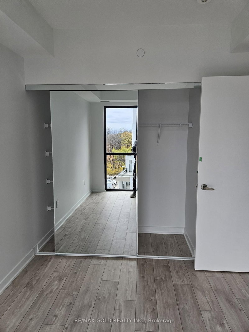 D504 - 720 Whitelock Avenue