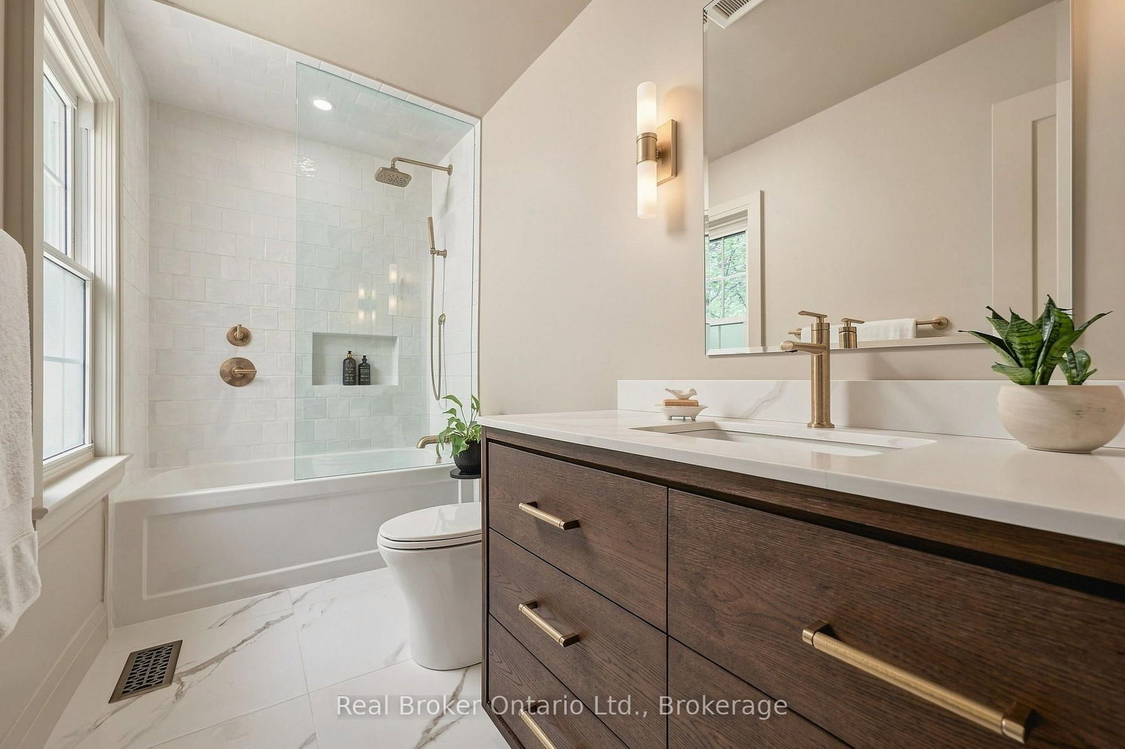 571 Leonard Court • Burlington, ON photo 24