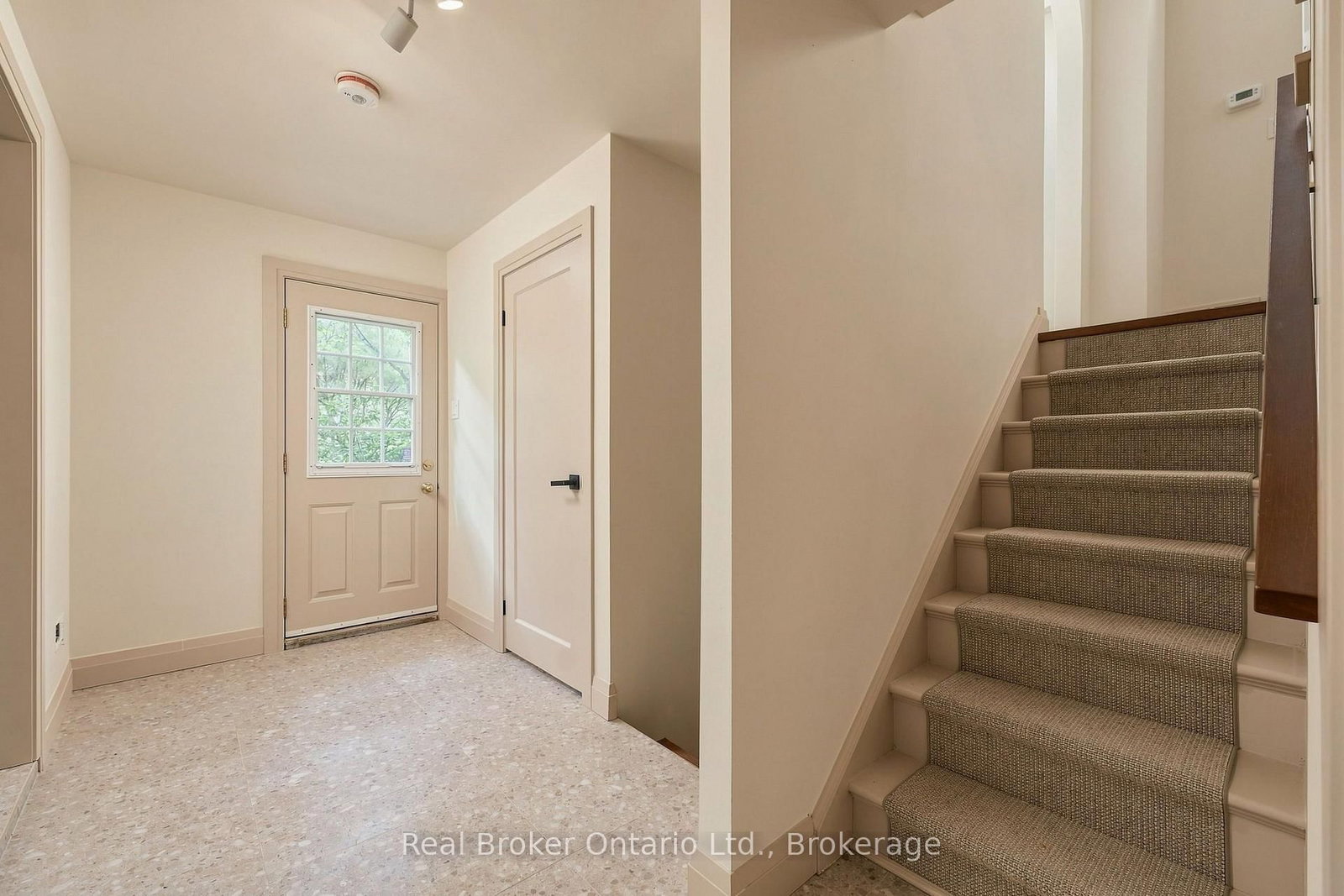 571 Leonard Court • Burlington, ON photo 30