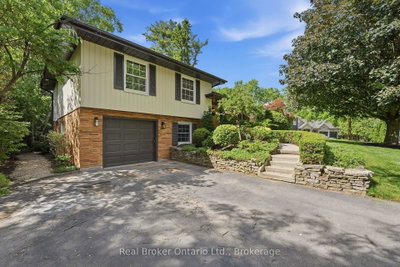 571 Leonard Court • Burlington, ON photo 4
