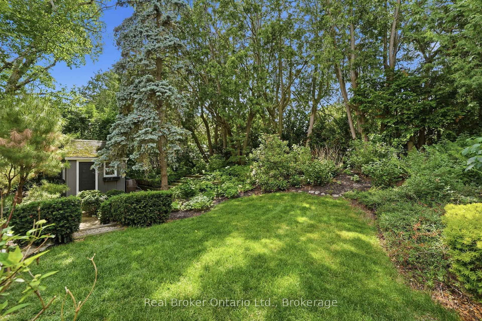 571 Leonard Court • Burlington, ON photo 41