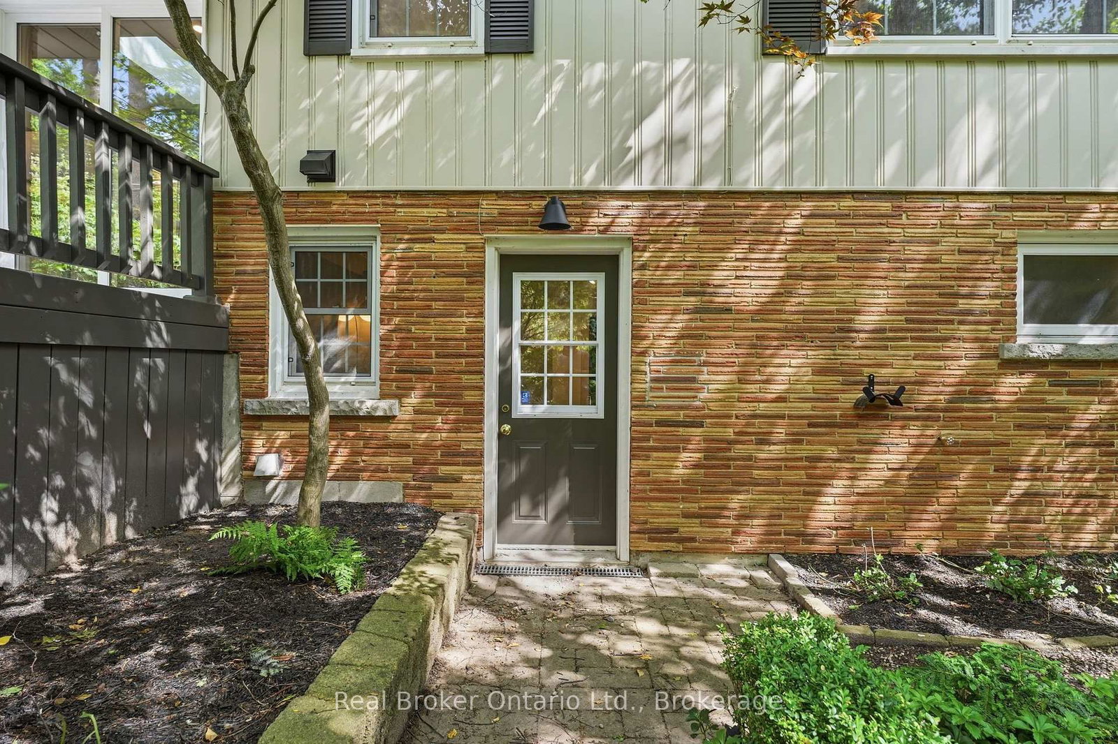 571 Leonard Court • Burlington, ON photo 44