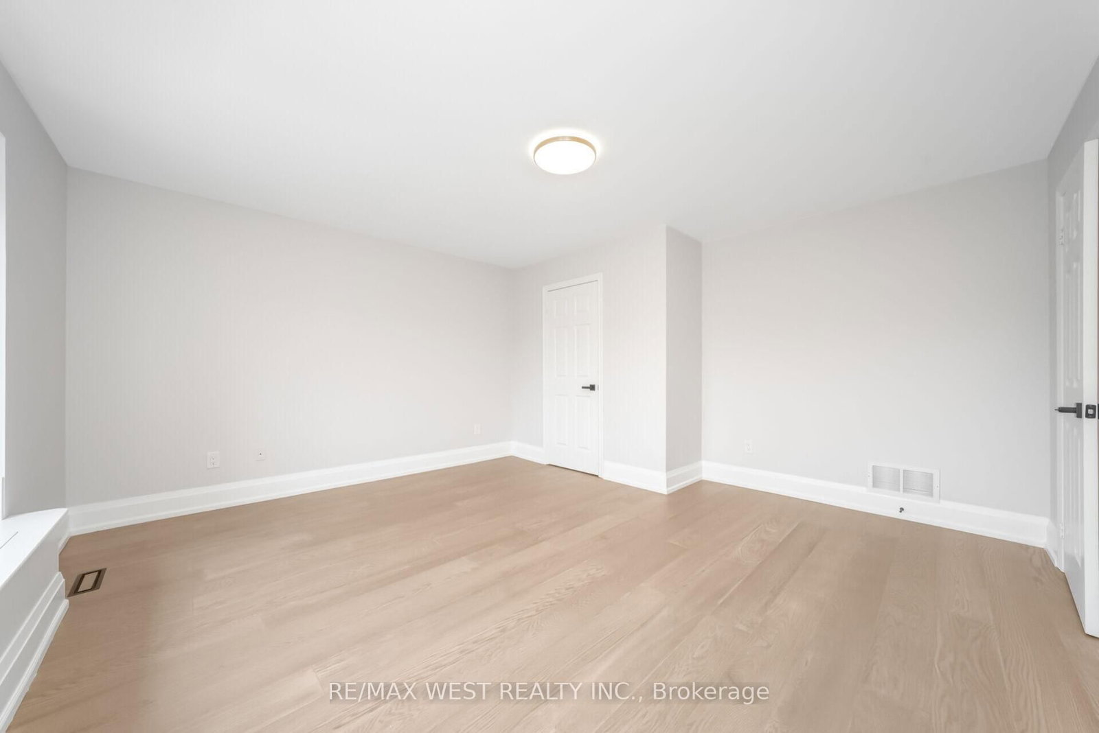 5843 Rainspring Drive • Mississauga, ON photo 32