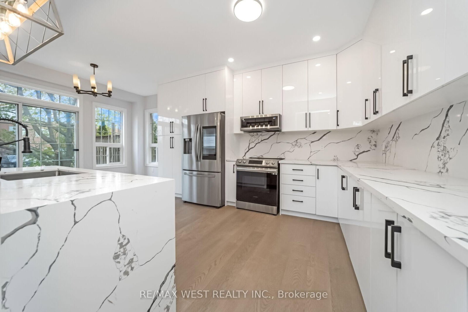 5843 Rainspring Drive • Mississauga, ON photo 9