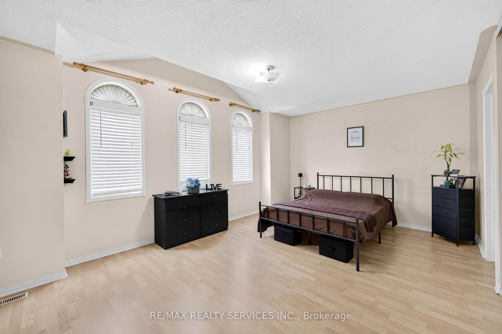 703 Twain Avenue • Mississauga, ON photo 28
