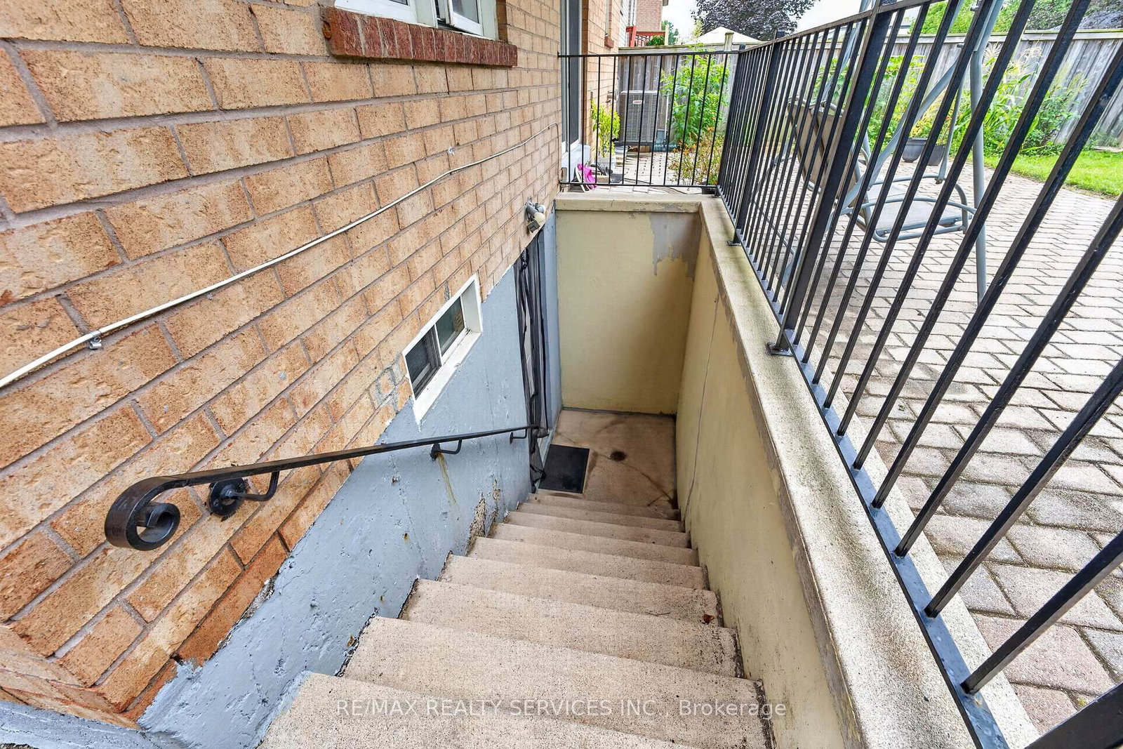 703 Twain Avenue • Mississauga, ON photo 48
