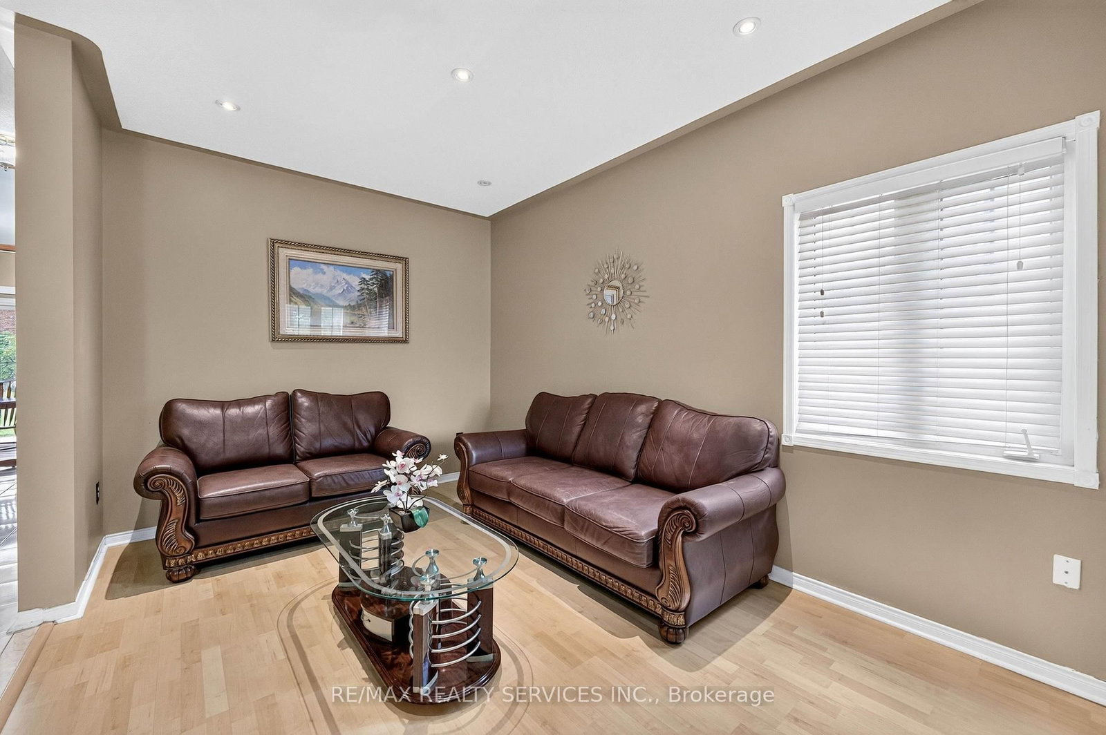 703 Twain Avenue • Mississauga, ON photo 5
