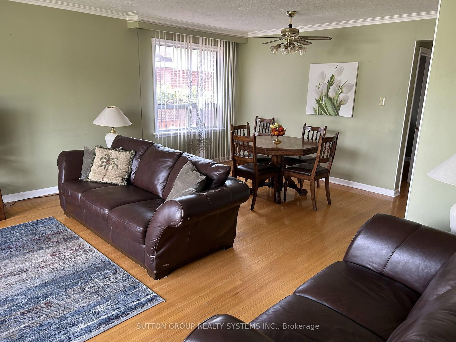 20 Taysham Crescent • Toronto, ON photo 3
