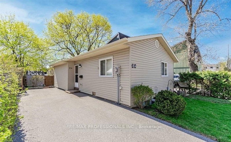 24 Homeland Brampton,ON L6S 1R8 — Photo 1