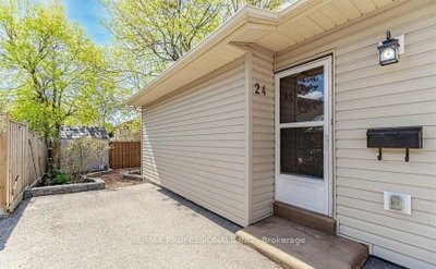 24 Homeland Brampton,ON L6S 1R8 — Photo 2