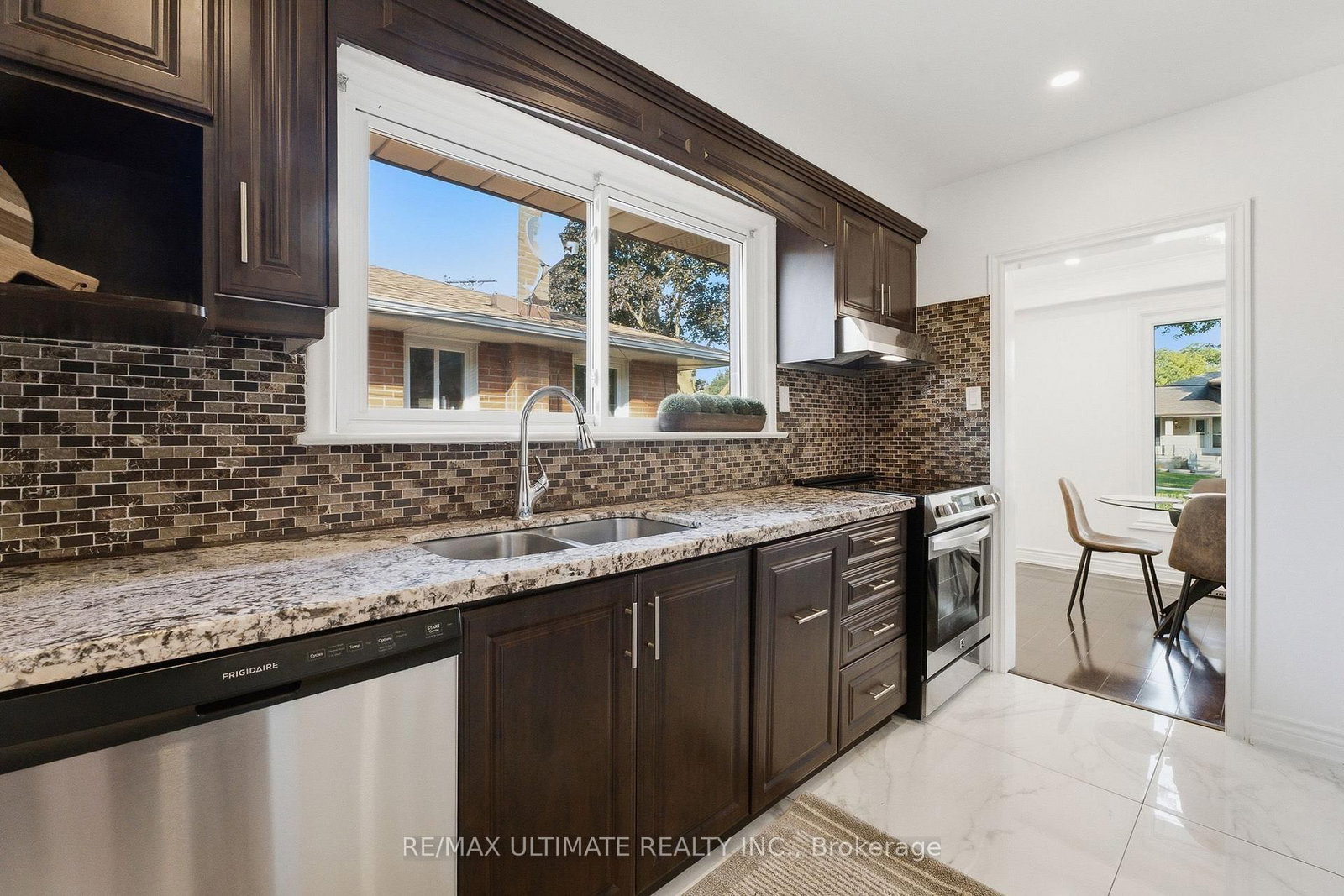 130 Thistle Down Boulevard • Toronto, ON photo 13