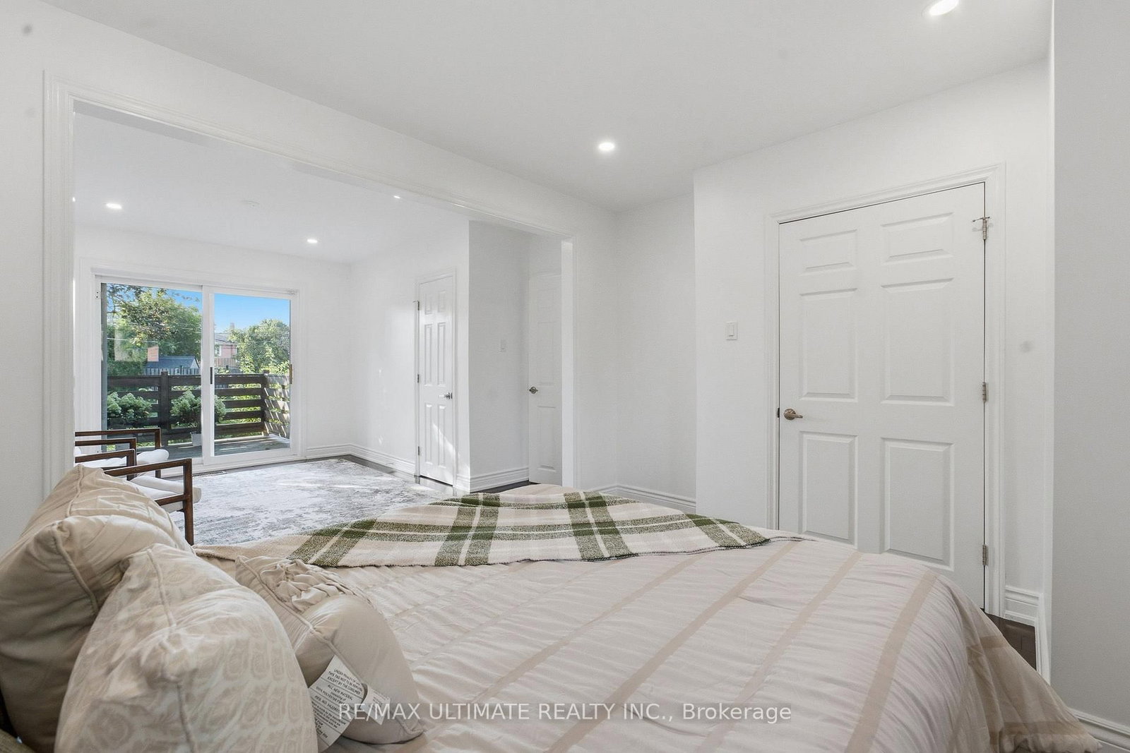 130 Thistle Down Boulevard • Toronto, ON photo 17