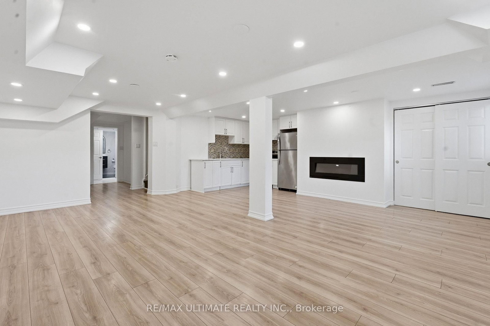 130 Thistle Down Boulevard • Toronto, ON photo 27