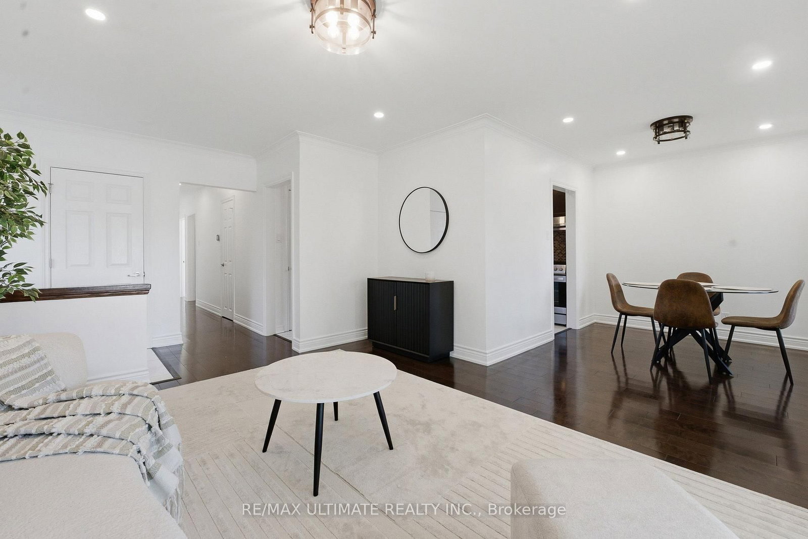 130 Thistle Down Boulevard • Toronto, ON photo 6