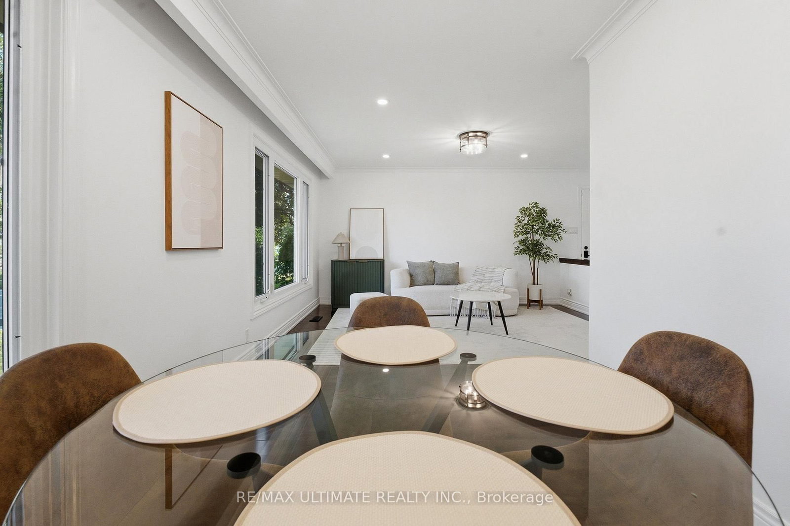 130 Thistle Down Boulevard • Toronto, ON photo 9