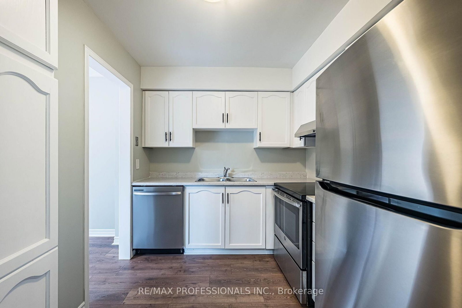 2004 Glenada Crescent • #23 • Oakville, ON photo 16