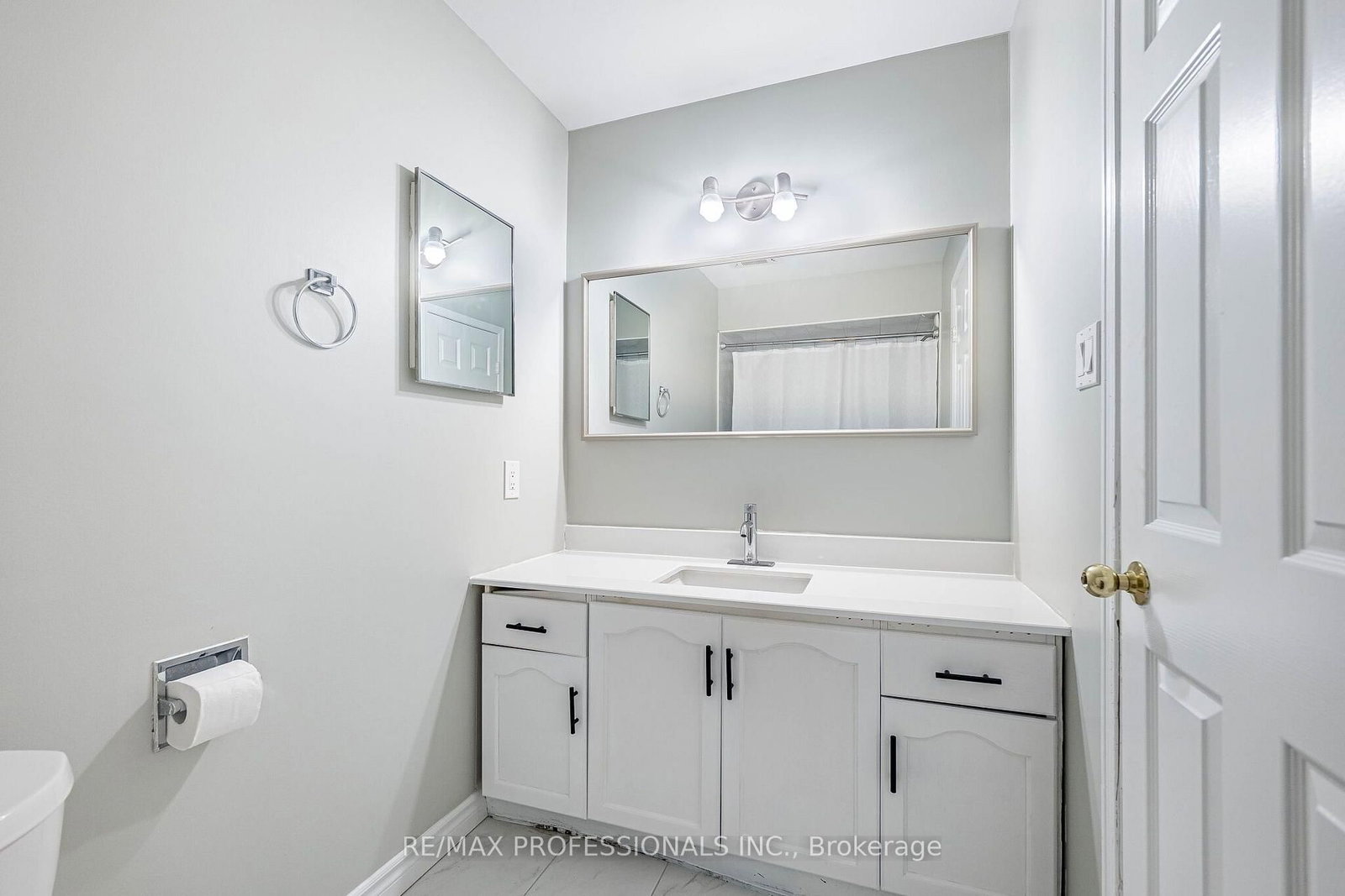 2004 Glenada Crescent • #23 • Oakville, ON photo 30