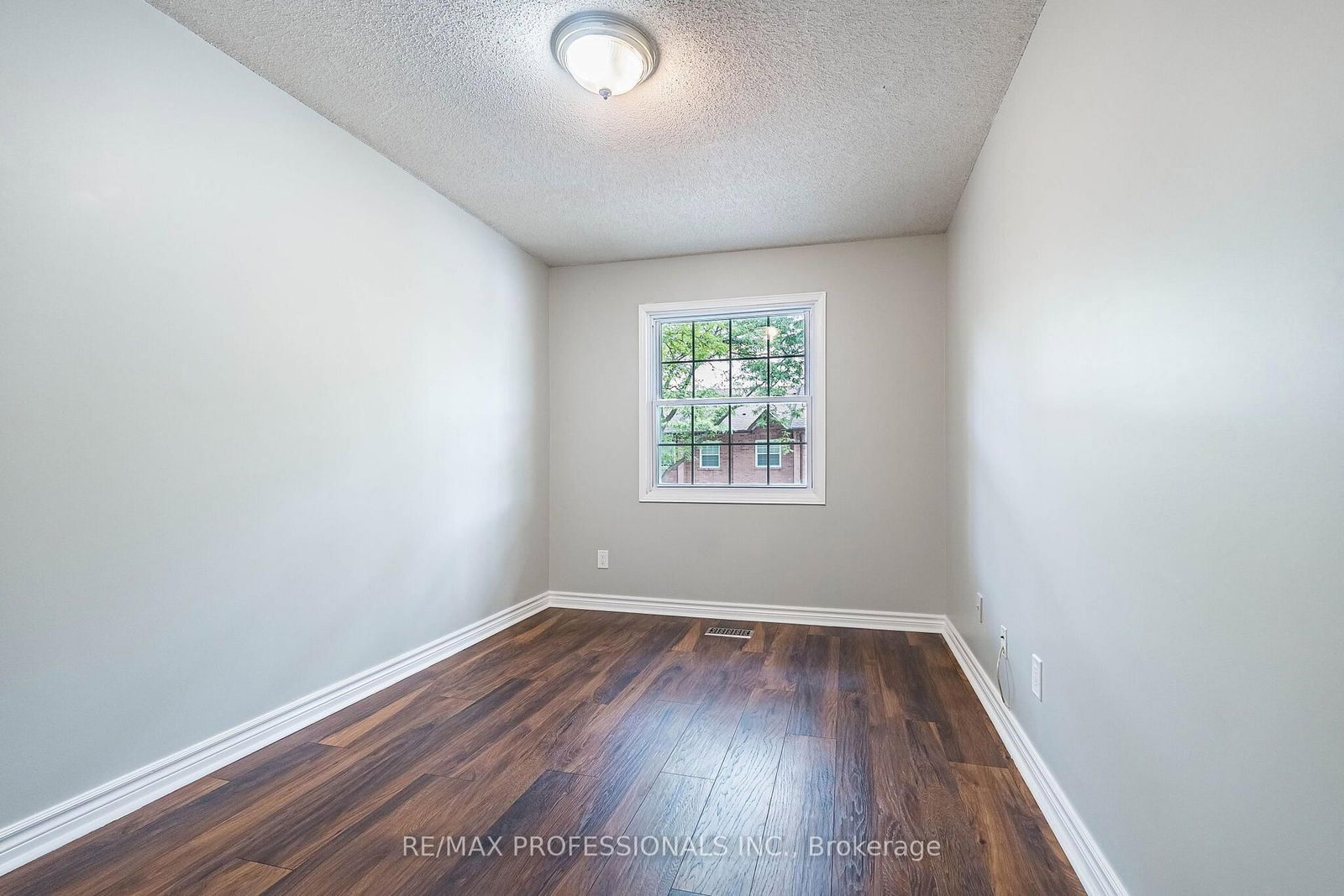 2004 Glenada Crescent • #23 • Oakville, ON photo 32