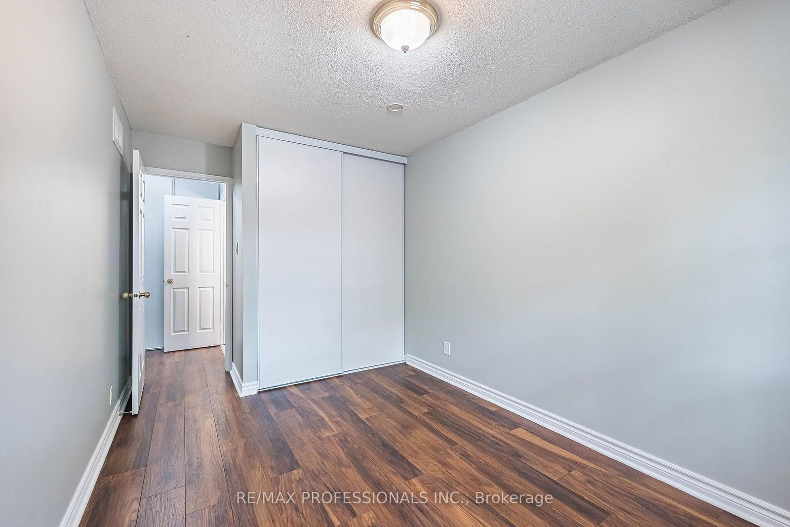 2004 Glenada Crescent • #23 • Oakville, ON photo 33