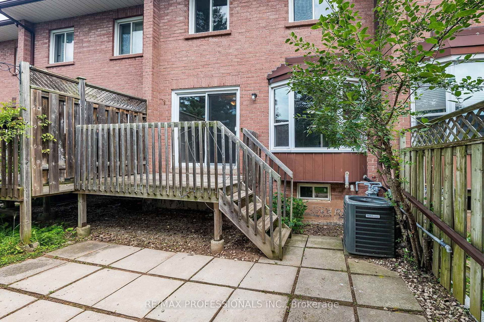 2004 Glenada Crescent • #23 • Oakville, ON photo 41