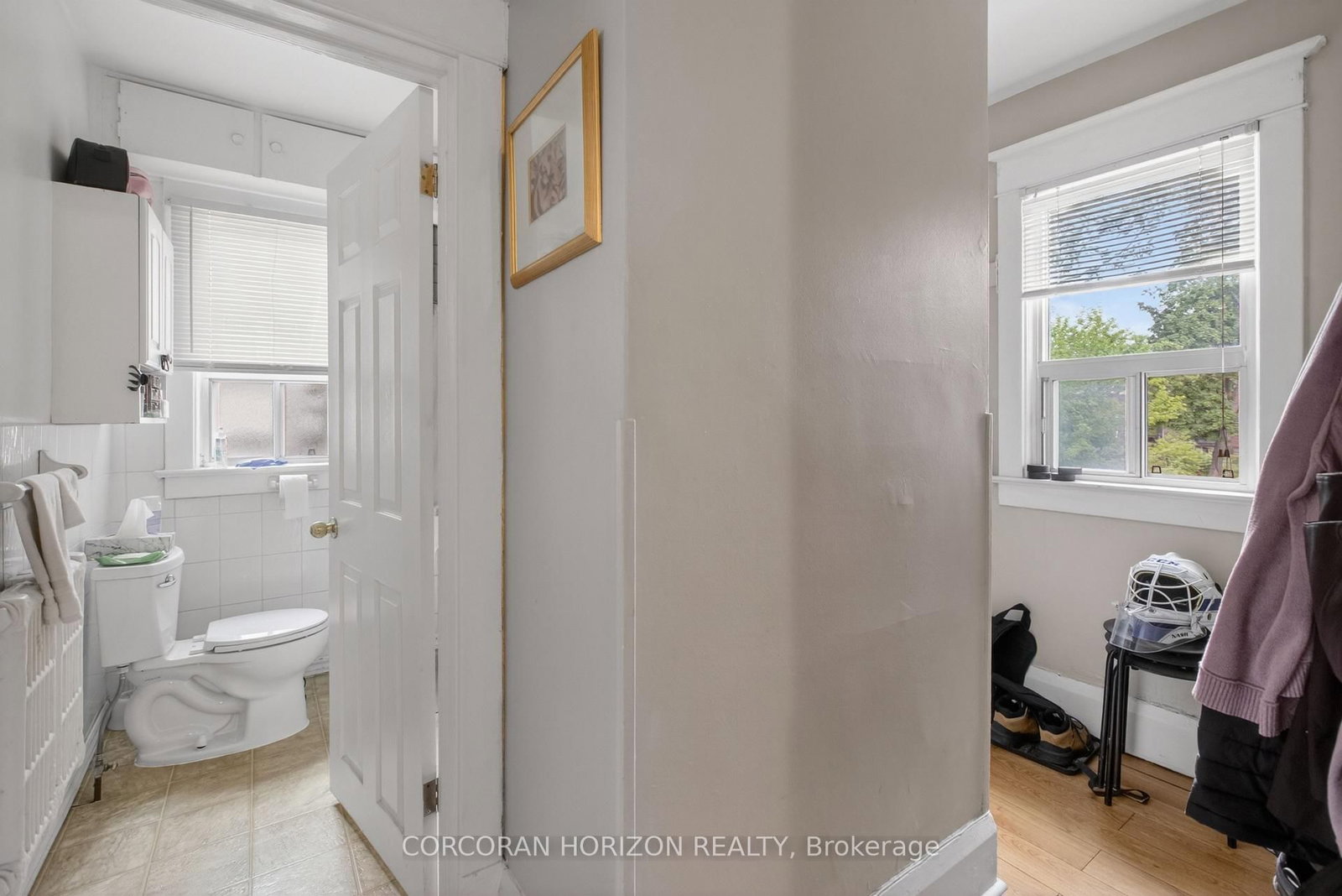 355 Parkside Drive • Toronto, ON photo 16
