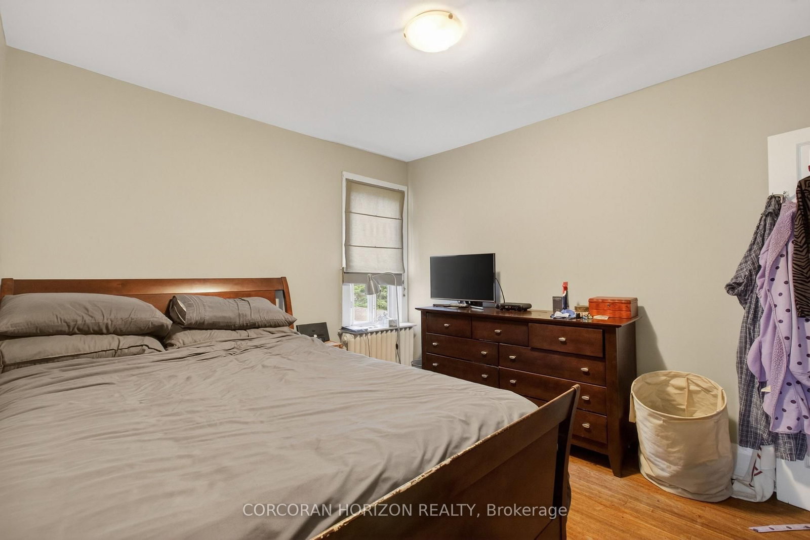 355 Parkside Drive • Toronto, ON photo 18