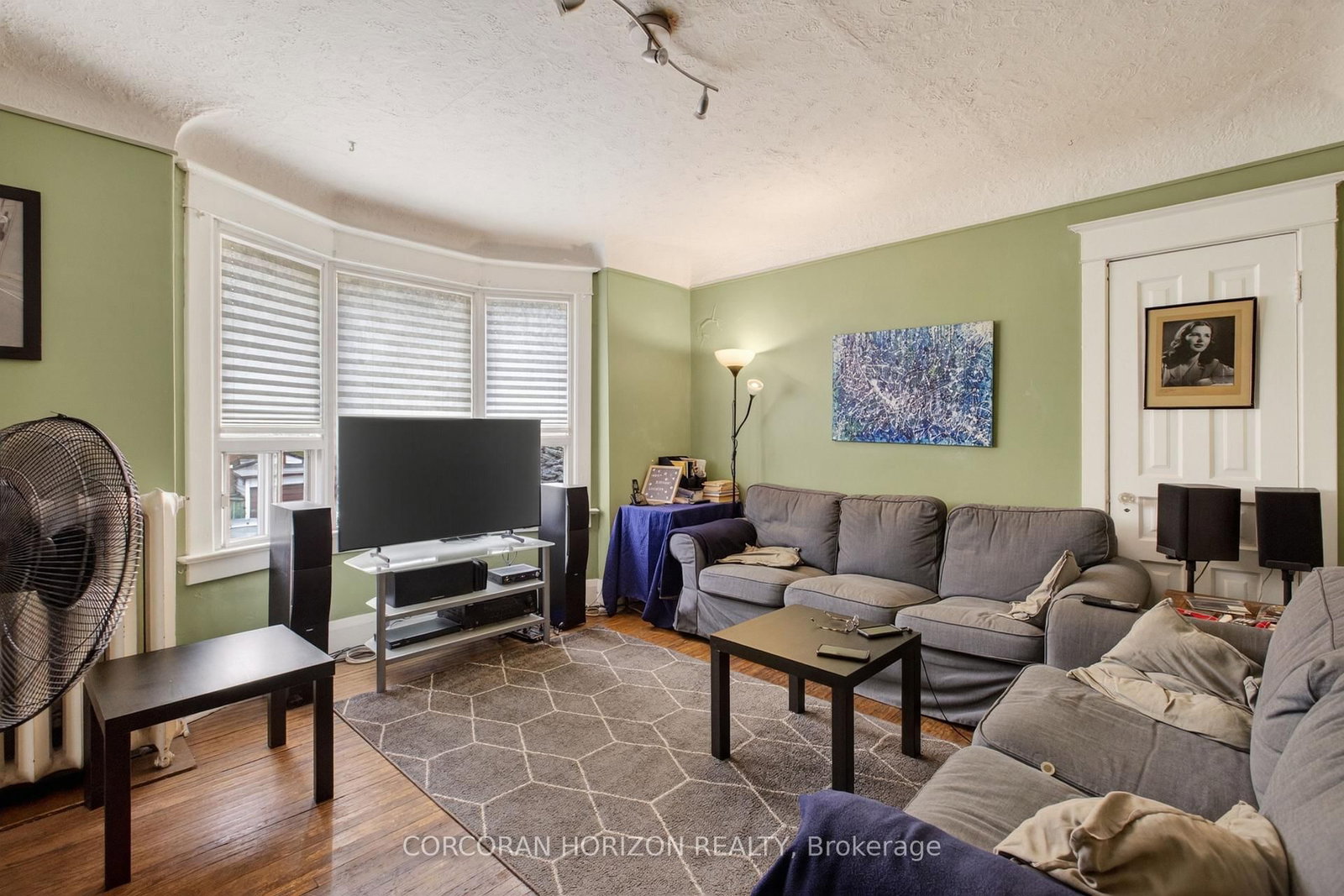 355 Parkside Drive • Toronto, ON photo 23
