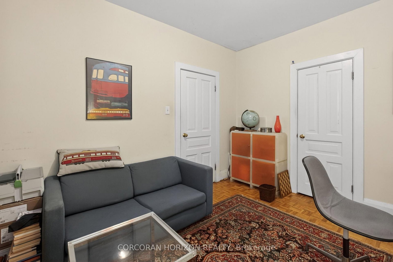 355 Parkside Drive • Toronto, ON photo 9