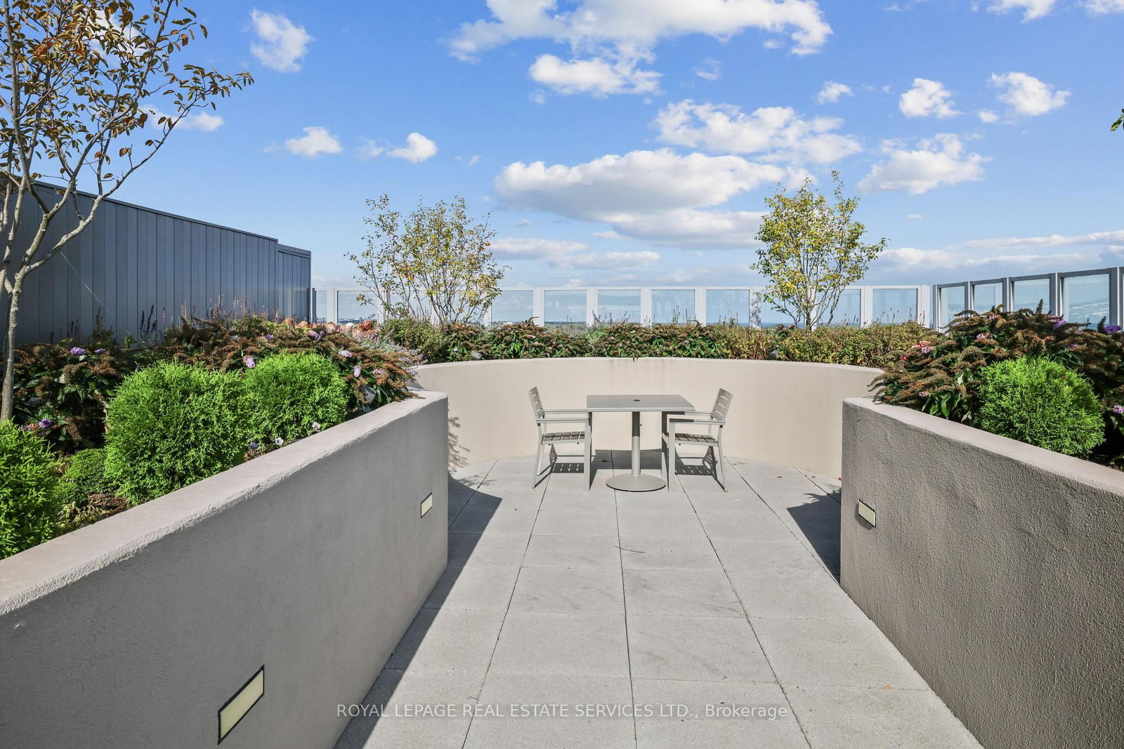 2025 Maria Street • #902 • Burlington, ON photo 39