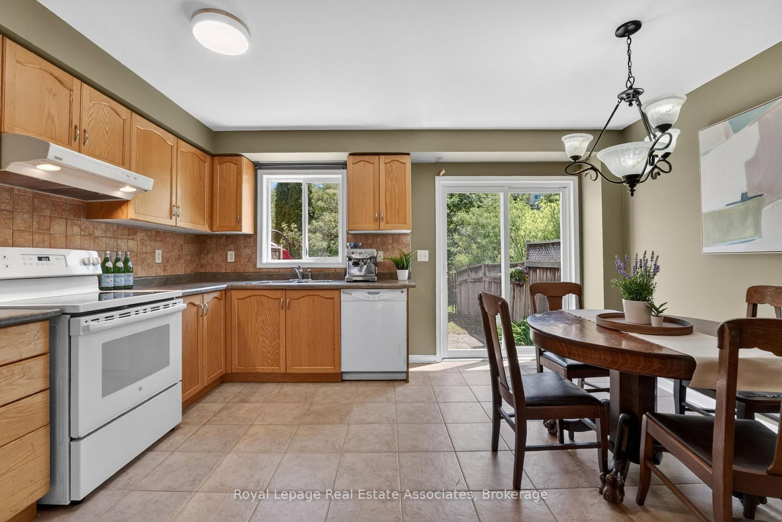 36 Palomino Trail • #18 • Halton Hills, ON photo 16