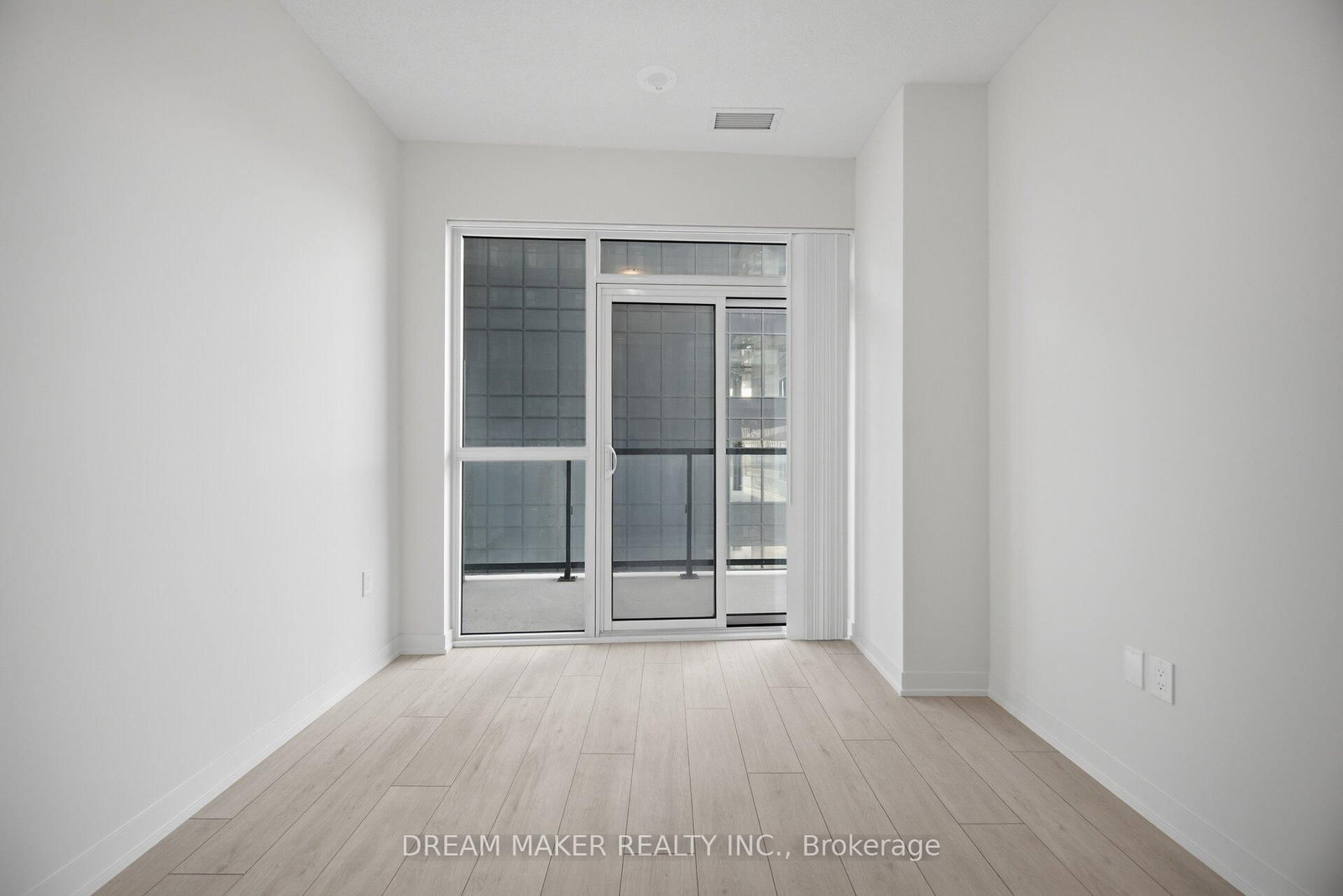 38 Annie Craig Drive • #511 • Toronto, ON photo 16