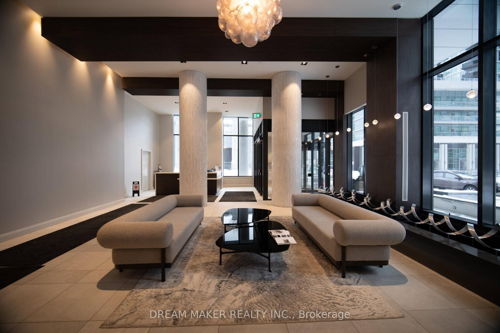 38 Annie Craig Drive • #511 • Toronto, ON photo 3