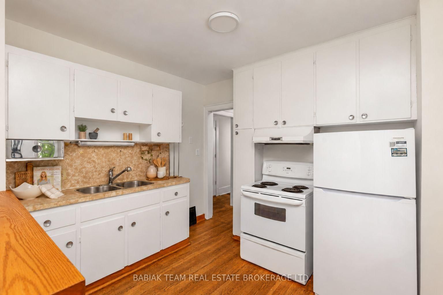 1 Rambert Crescent • Toronto, ON photo 10