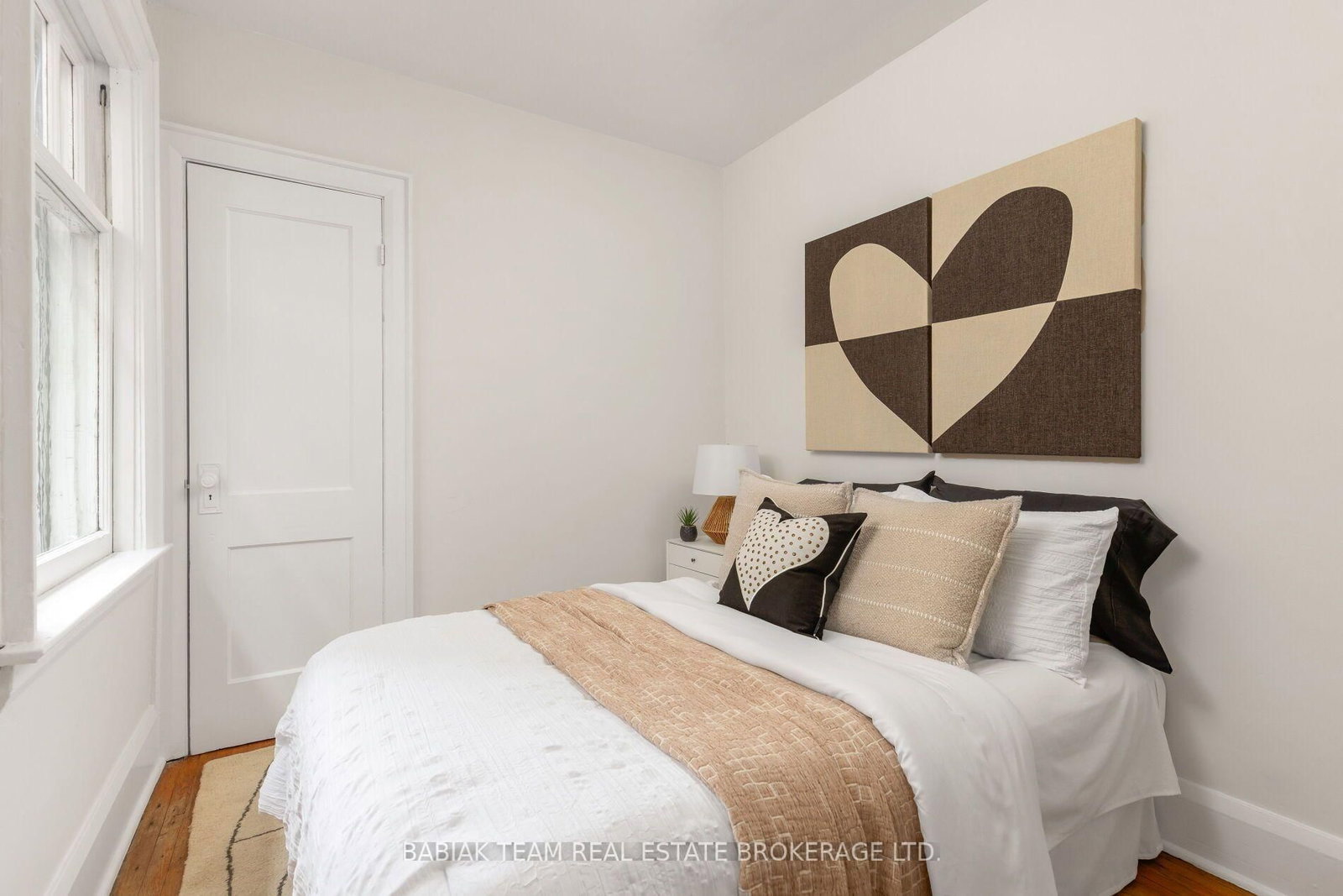 1 Rambert Crescent • Toronto, ON photo 15