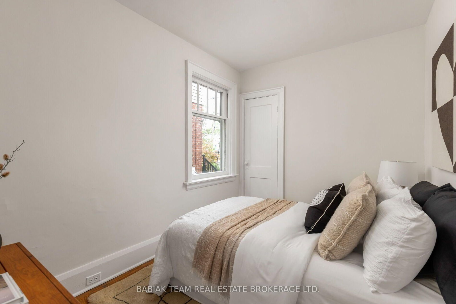 1 Rambert Crescent • Toronto, ON photo 16