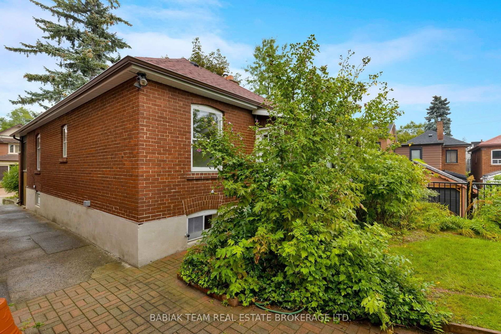 1 Rambert Crescent • Toronto, ON photo 26