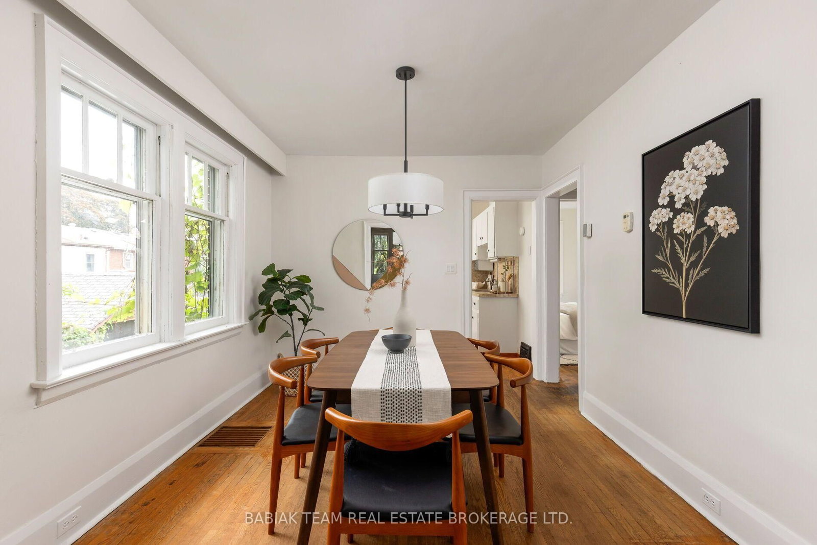 1 Rambert Crescent • Toronto, ON photo 9