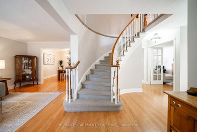 3212 Pinemeadow Drive • Burlington, ON photo 5