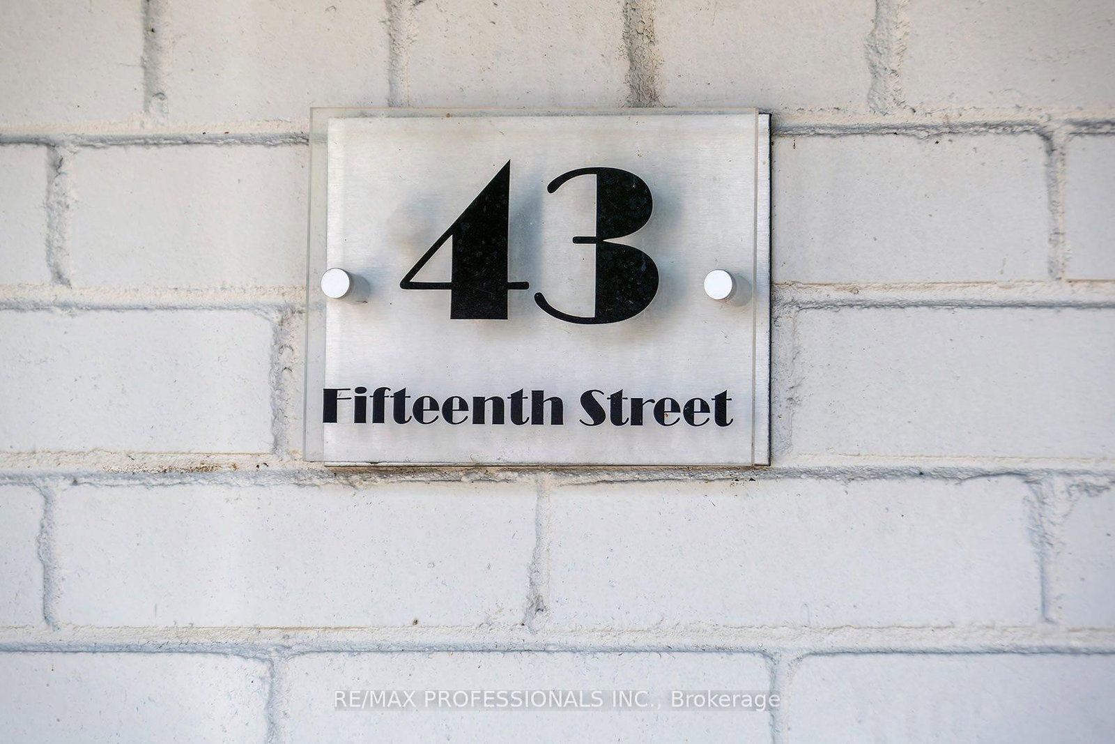 43 Fifteenth Street • Toronto, ON photo 4