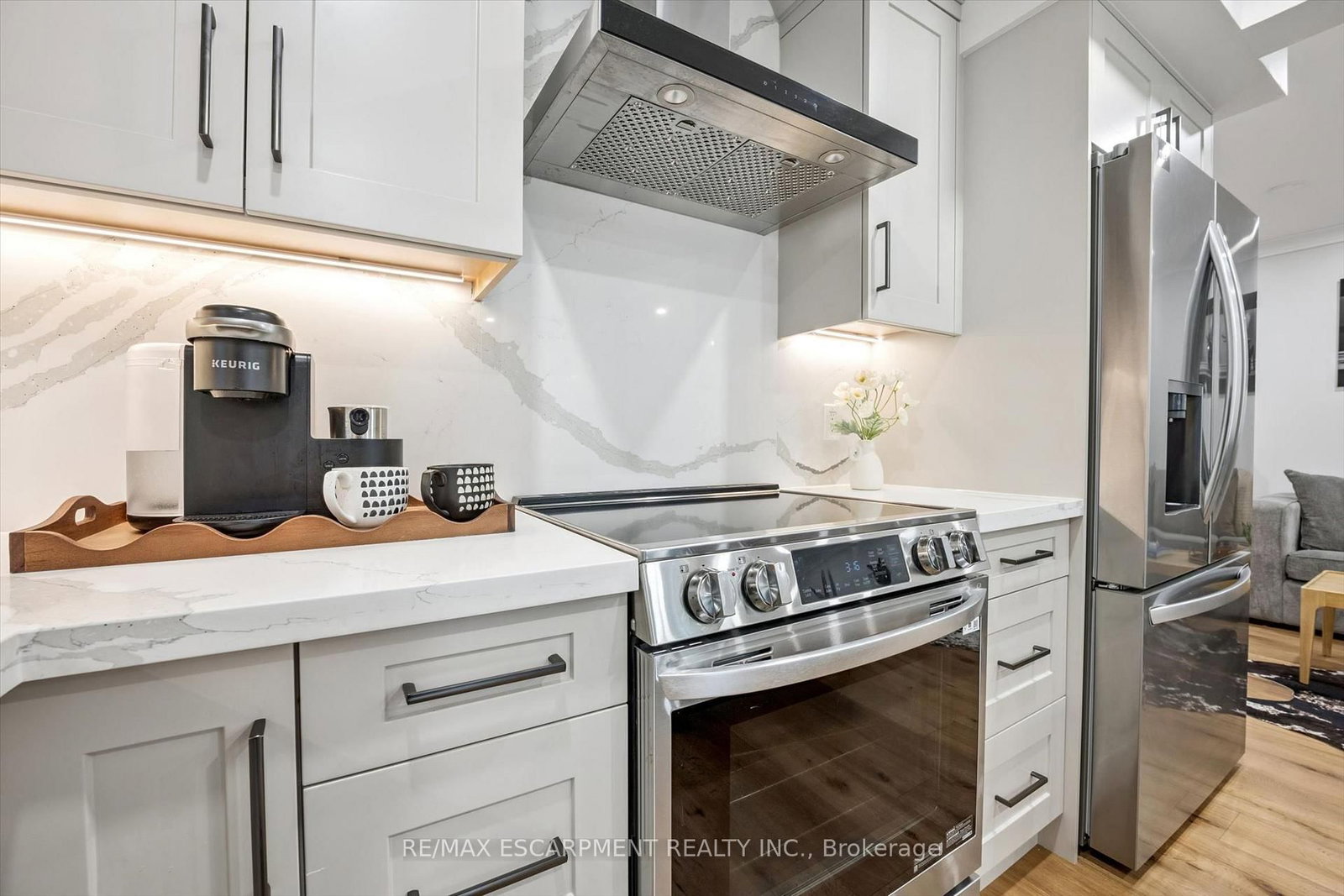 1261 STEPHENSON Drive • Burlington, ON photo 12