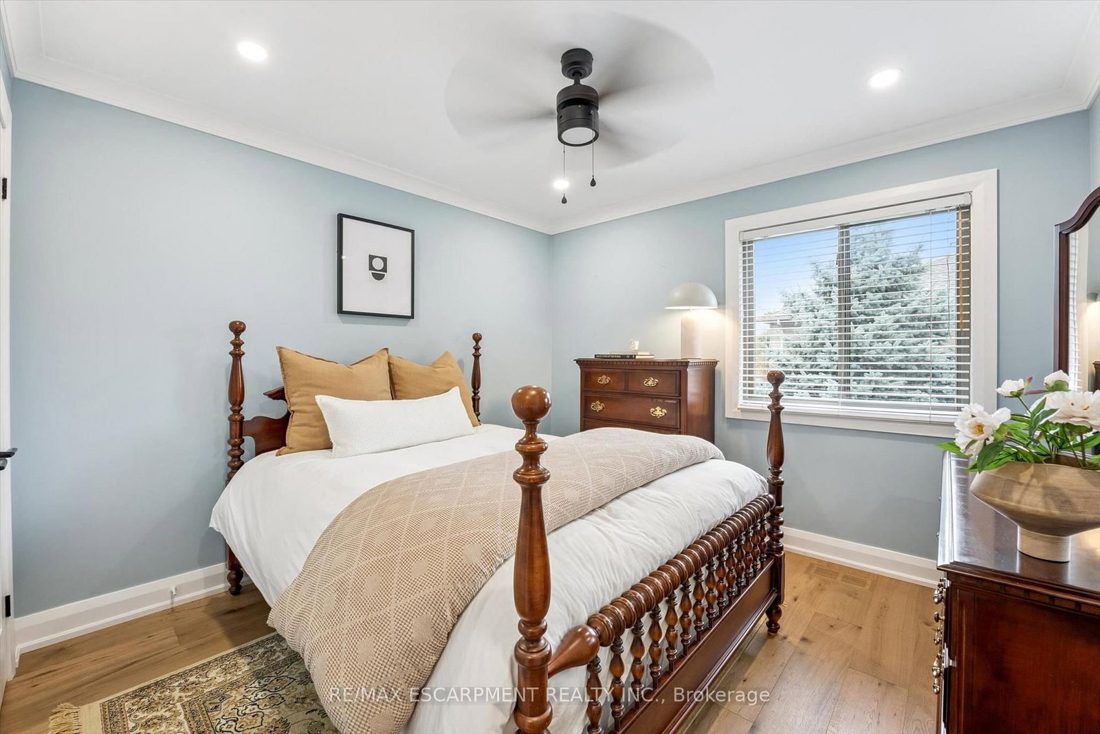 1261 STEPHENSON Drive • Burlington, ON photo 25