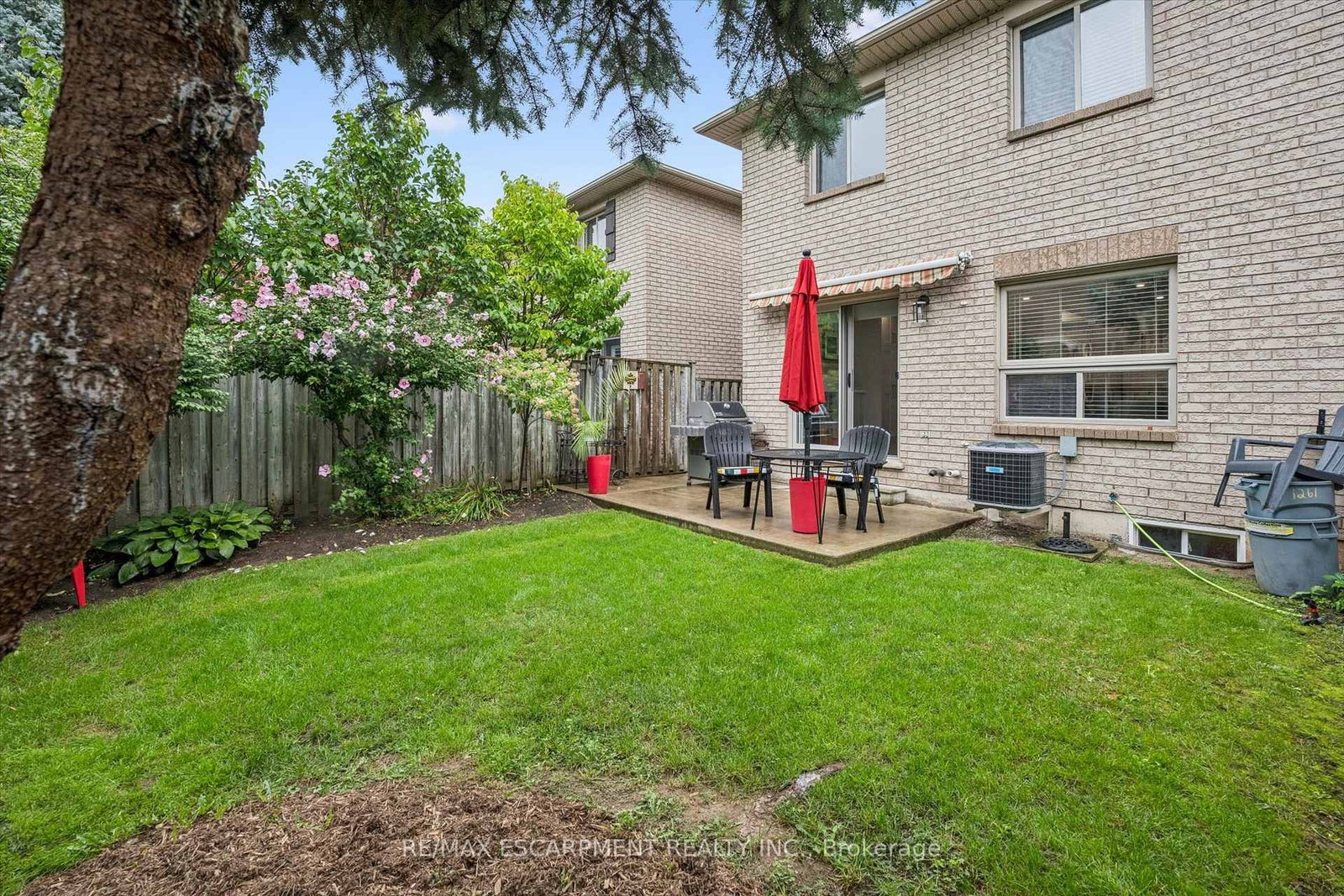 1261 STEPHENSON Drive • Burlington, ON photo 32