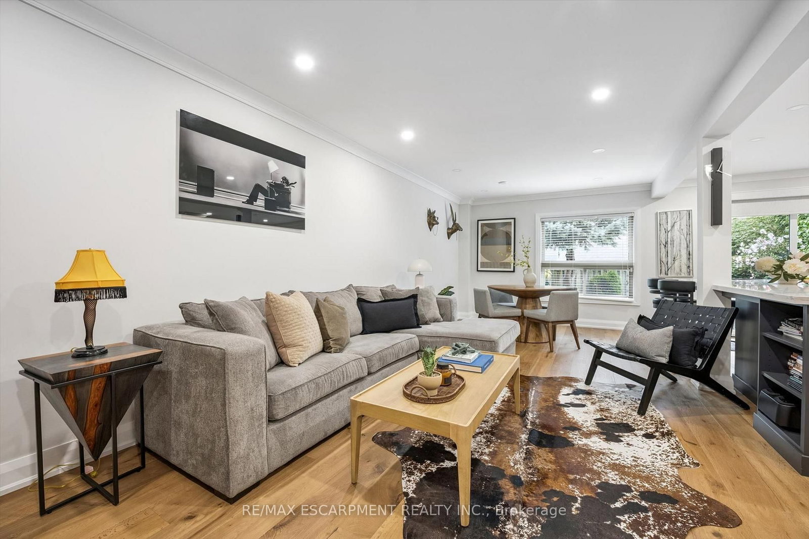1261 STEPHENSON Drive • Burlington, ON photo 5