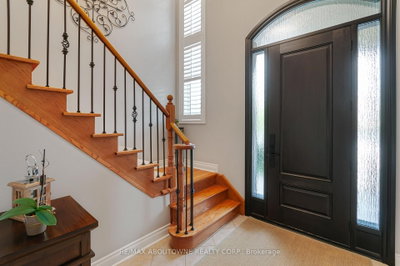 817 Brass Winds Place • Mississauga, ON photo 4