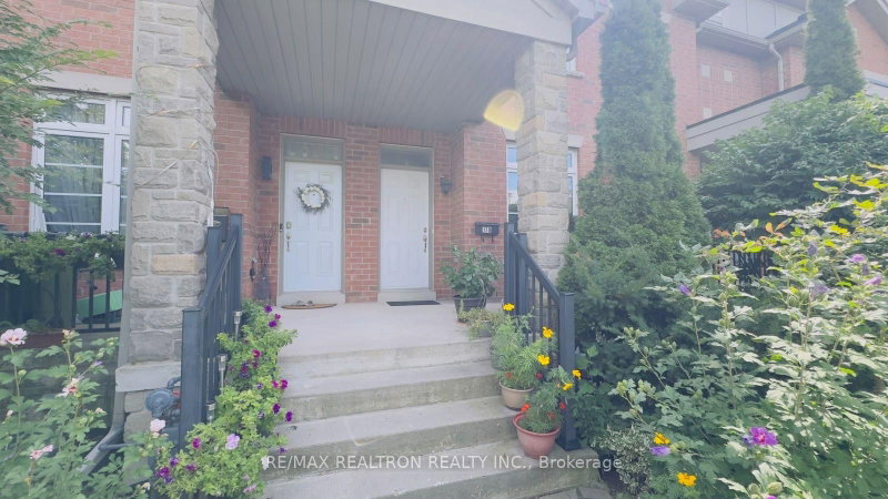 17D Hobden Place
