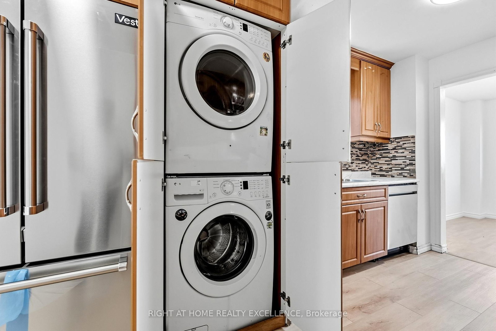 10 Banting Crescent • Brampton, ON photo 18
