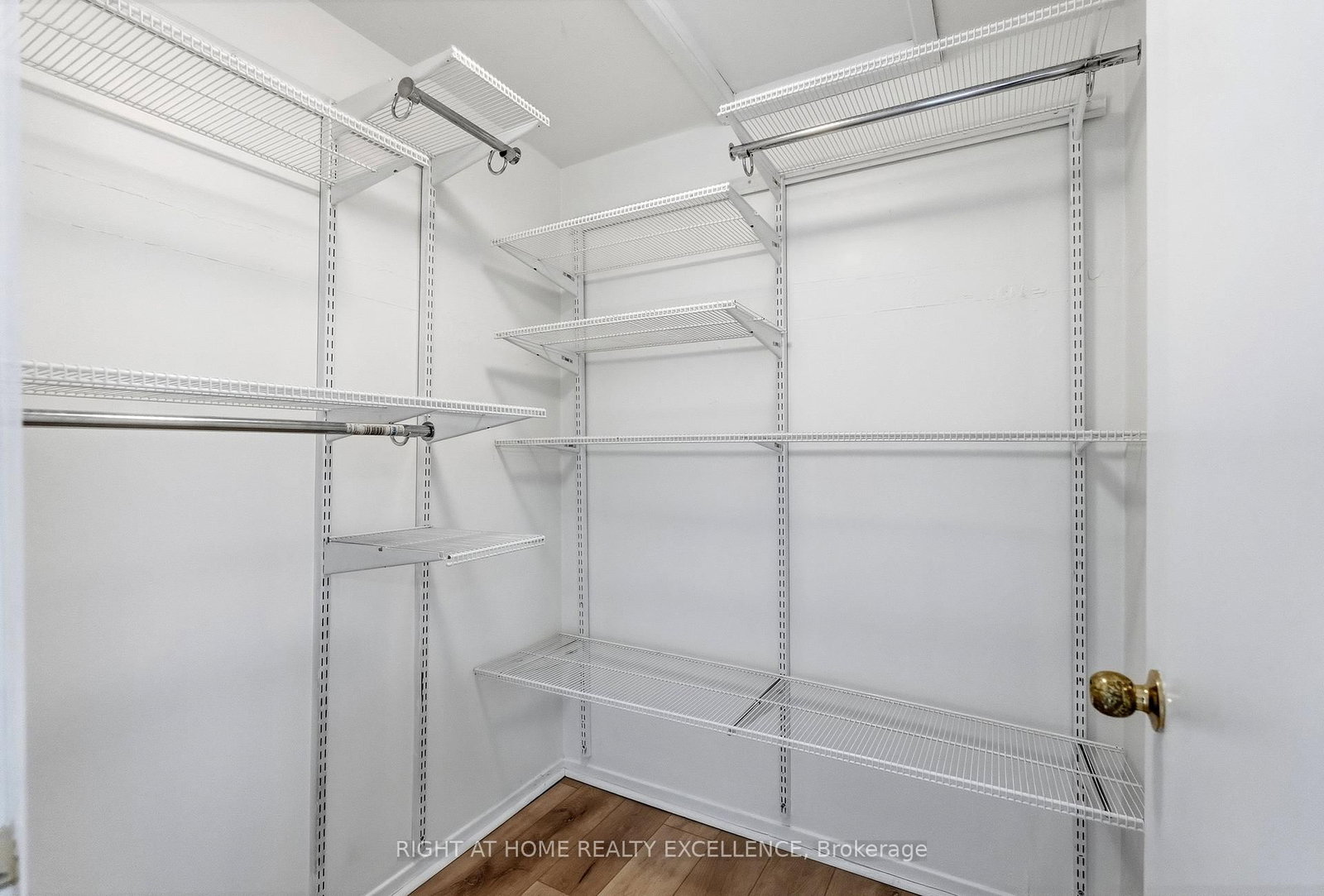 10 Banting Crescent • Brampton, ON photo 22
